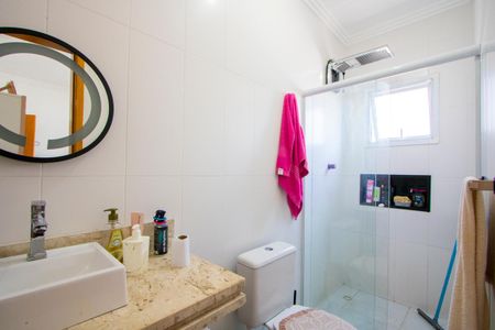 Casa à venda com 110m², 2 quartos e 2 vagas Casa à venda com 110m², 2 quartos e 2 vagasBanheiro do quarto 1