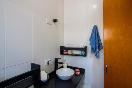Casa à venda com 110m², 2 quartos e 2 vagas Casa à venda com 110m², 2 quartos e 2 vagasBanheiro do quarto 2
