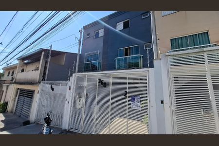 Casa à venda com 110m², 2 quartos e 2 vagas Casa à venda com 110m², 2 quartos e 2 vagasFachada
