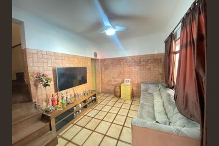 Casa à venda com 270m², 5 quartos e 2 vagasSala