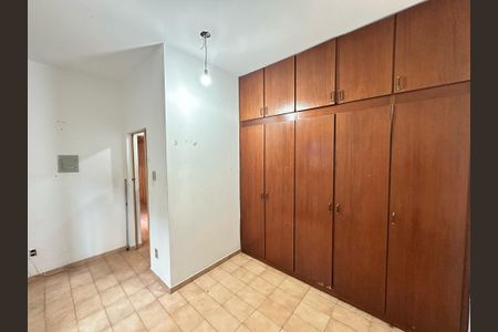 Casa à venda com 270m², 5 quartos e 2 vagasQuarto 5