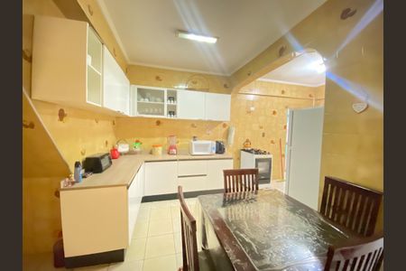 Casa à venda com 270m², 5 quartos e 2 vagasCozinha