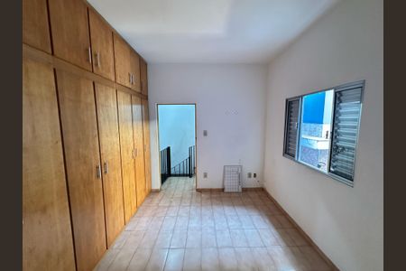Casa à venda com 270m², 5 quartos e 2 vagasQuarto 4