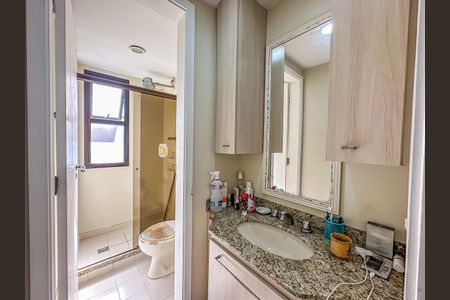 Apartamento à venda com 74m², 2 quartos e 1 vagaBanheiro