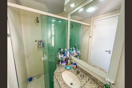 Apartamento à venda com 74m², 2 quartos e 1 vagaBanheiro do Quarto 1
