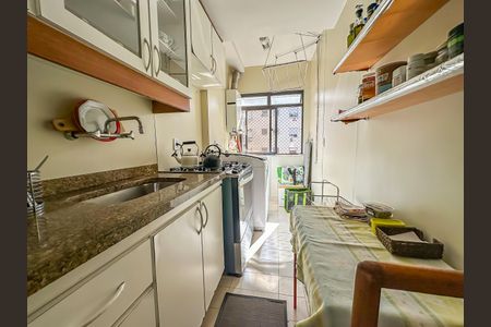 Apartamento à venda com 74m², 2 quartos e 1 vagaCozinha
