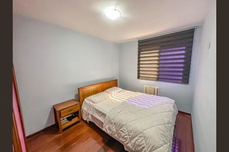 Apartamento à venda com 74m², 2 quartos e 1 vagaQuarto 2