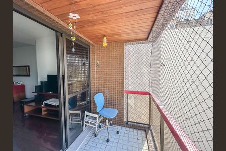 Apartamento à venda com 74m², 2 quartos e 1 vagaSala