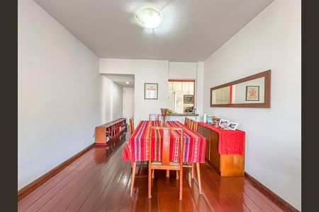 Apartamento à venda com 74m², 2 quartos e 1 vagaSala