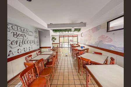 Apartamento à venda com 74m², 2 quartos e 1 vagaÁrea comum