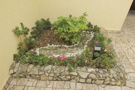 Casa à venda com 150m², 2 quartos e 1 vagaJardim