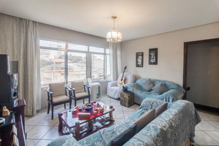 Casa à venda com 252m², 3 quartos e 4 vagas Casa à venda com 252m², 3 quartos e 4 vagasSala