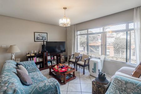 Casa à venda com 252m², 3 quartos e 4 vagas Casa à venda com 252m², 3 quartos e 4 vagasSala