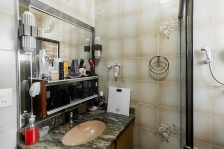 Casa à venda com 252m², 3 quartos e 4 vagas Casa à venda com 252m², 3 quartos e 4 vagasBanheiro