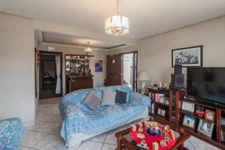 Casa à venda com 252m², 3 quartos e 4 vagas Casa à venda com 252m², 3 quartos e 4 vagasSala