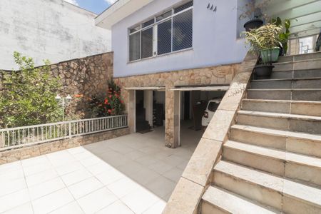 Casa à venda com 252m², 3 quartos e 4 vagas Casa à venda com 252m², 3 quartos e 4 vagasGaragemBanh