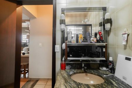 Casa à venda com 252m², 3 quartos e 4 vagas Casa à venda com 252m², 3 quartos e 4 vagasBanheiro