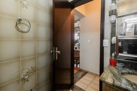 Casa à venda com 252m², 3 quartos e 4 vagas Casa à venda com 252m², 3 quartos e 4 vagasBanheiro