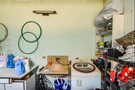 Casa à venda com 247m², 5 quartos e 3 vagas Casa à venda com 247m², 5 quartos e 3 vagasÁrea de Serviço 1