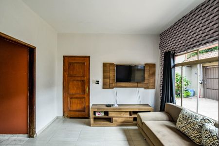 Casa à venda com 247m², 5 quartos e 3 vagas Casa à venda com 247m², 5 quartos e 3 vagasSala 1