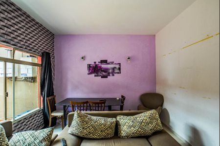 Casa à venda com 247m², 5 quartos e 3 vagas Casa à venda com 247m², 5 quartos e 3 vagasSala 1