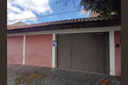 Casa à venda com 247m², 5 quartos e 3 vagas Casa à venda com 247m², 5 quartos e 3 vagasFachada