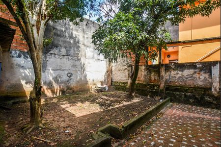 Casa à venda com 247m², 5 quartos e 3 vagas Casa à venda com 247m², 5 quartos e 3 vagasQuintal