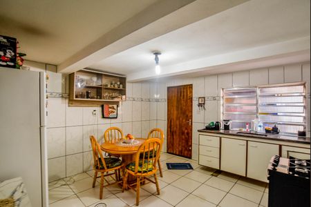 Casa à venda com 247m², 5 quartos e 3 vagas Casa à venda com 247m², 5 quartos e 3 vagasCozinha 2 (casa 2 )