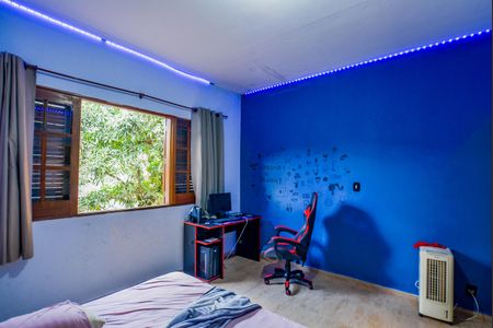 Casa à venda com 247m², 5 quartos e 3 vagas Casa à venda com 247m², 5 quartos e 3 vagasQuarto 2