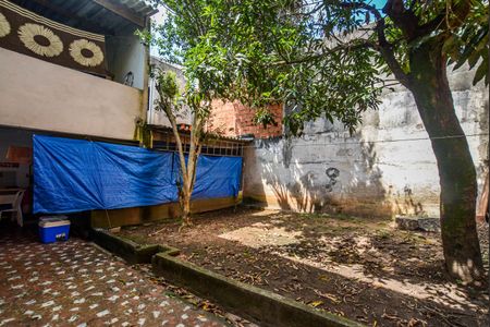 Casa à venda com 247m², 5 quartos e 3 vagas Casa à venda com 247m², 5 quartos e 3 vagasQuintal