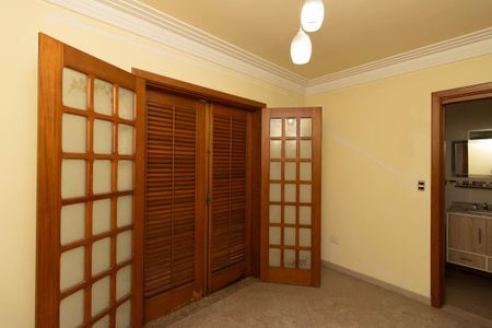 Casa à venda com 355m², 3 quartos e 9 vagasQuarto Suíte 2