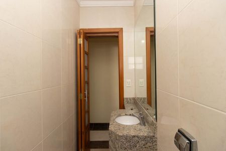 Casa à venda com 355m², 3 quartos e 9 vagasLavabo