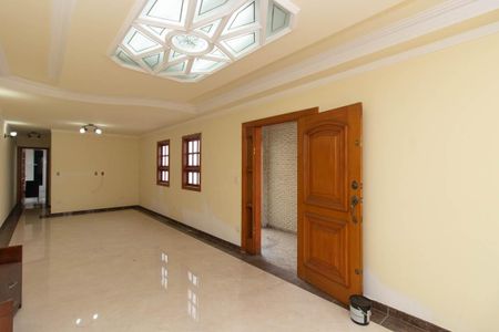 Casa à venda com 355m², 3 quartos e 9 vagasSala