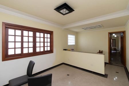 Casa à venda com 355m², 3 quartos e 9 vagasHall da escada