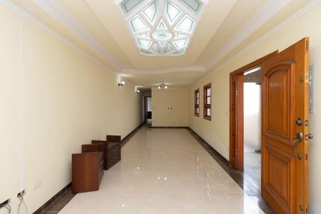 Casa à venda com 355m², 3 quartos e 9 vagasSala