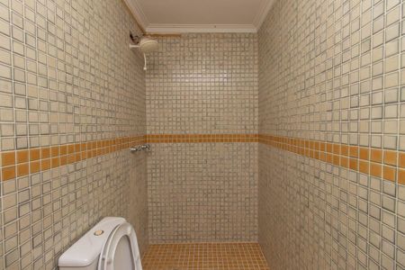 Casa à venda com 355m², 3 quartos e 9 vagasBanheiro da Edícula