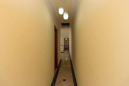 Casa à venda com 355m², 3 quartos e 9 vagasCorredor dos Quartos