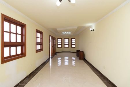 Casa à venda com 355m², 3 quartos e 9 vagasSala