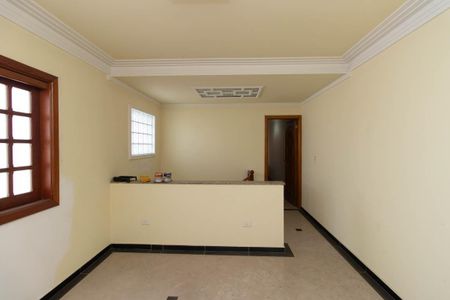 Casa à venda com 355m², 3 quartos e 9 vagasHall da escada