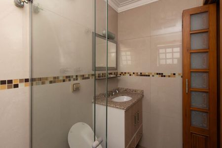 Casa à venda com 355m², 3 quartos e 9 vagasBanheiro da Suíte 2