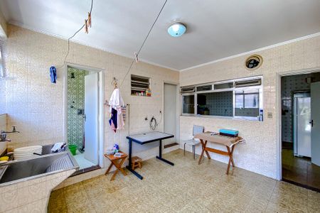 Casa à venda com 411m², 5 quartos e 6 vagasÁrea de Serviço