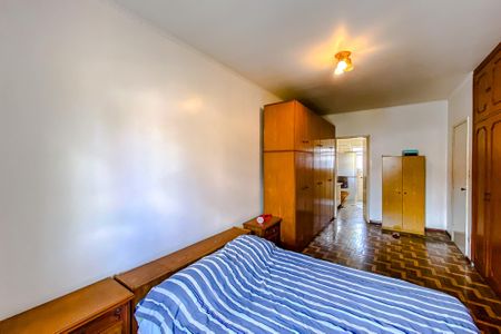 Casa à venda com 411m², 5 quartos e 6 vagasQuarto 2 - Suíte