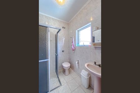 Casa à venda com 411m², 5 quartos e 6 vagasBanheiro Casa 3)