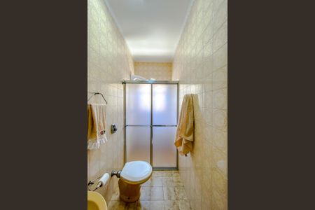 Casa à venda com 411m², 5 quartos e 6 vagasBanheiro da Suíte