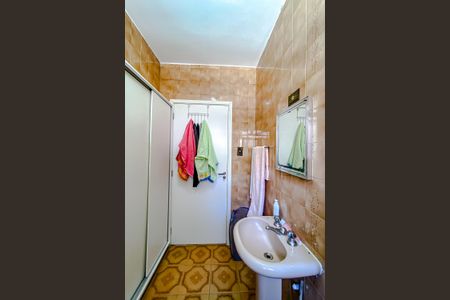 Casa à venda com 411m², 5 quartos e 6 vagasBanheiro (Casa 2)