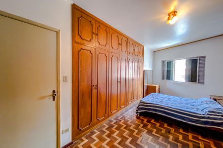 Casa à venda com 411m², 5 quartos e 6 vagasQuarto 2 - Suíte