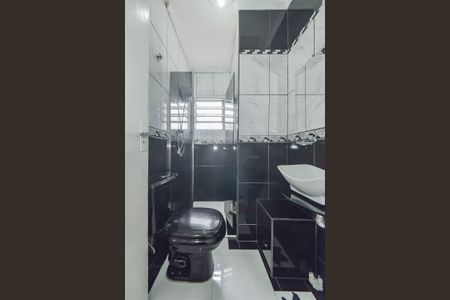 Casa à venda com 200m², 3 quartos e 2 vagas Casa à venda com 200m², 3 quartos e 2 vagasBanheiro Social