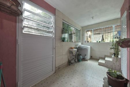 Casa à venda com 200m², 3 quartos e 2 vagas Casa à venda com 200m², 3 quartos e 2 vagasLavanderia