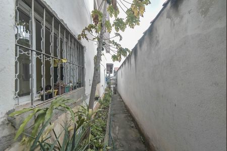 Casa à venda com 200m², 3 quartos e 2 vagas Casa à venda com 200m², 3 quartos e 2 vagasCorredor