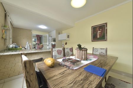 Casa à venda com 200m², 3 quartos e 2 vagas Casa à venda com 200m², 3 quartos e 2 vagasCozinha